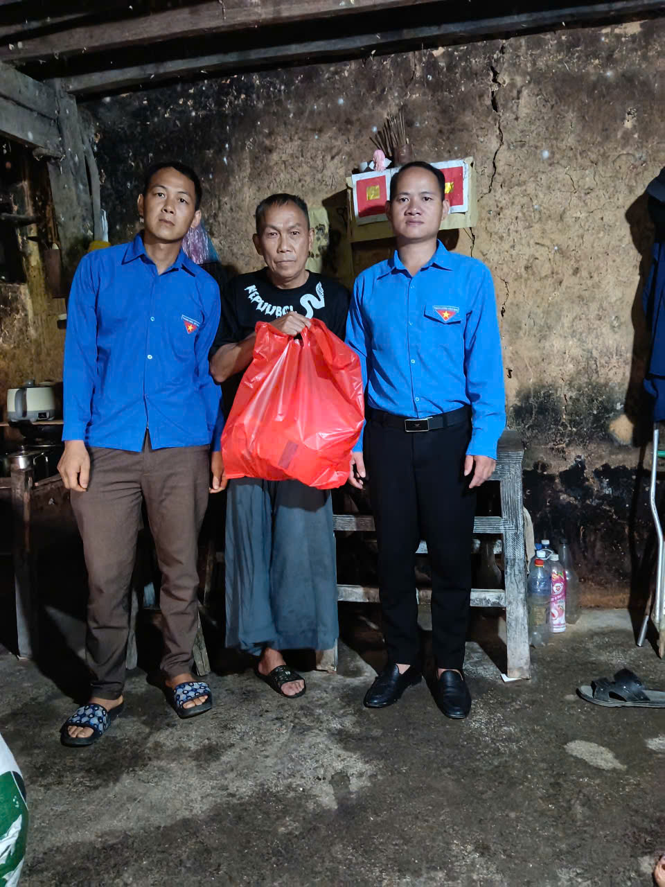 CÂU CHUYỆN THỜI HOA LỬA
