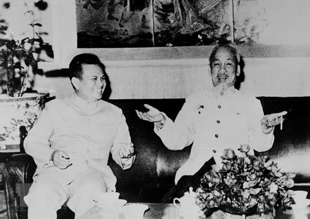 Bác có phải là vua đâu