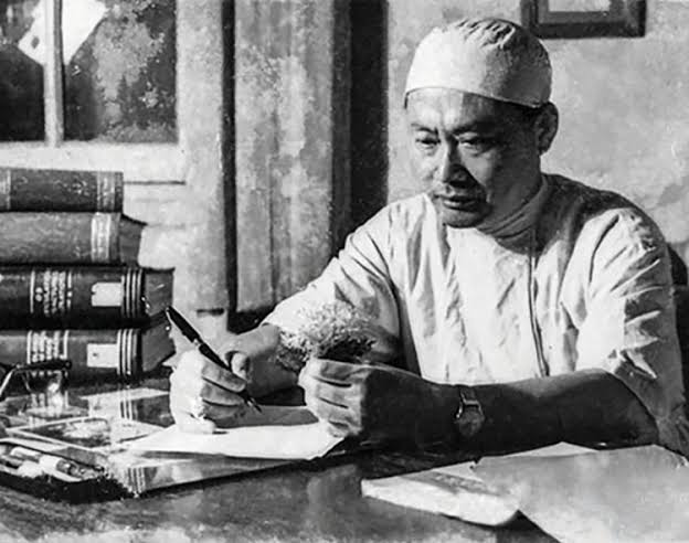 TÔN THẤT TÙNG – NGƯỜI THẦY THUỐC GIỮ NHỊP ĐẬP SỰ SỐNG GIỮA THỜI HOA LỬA