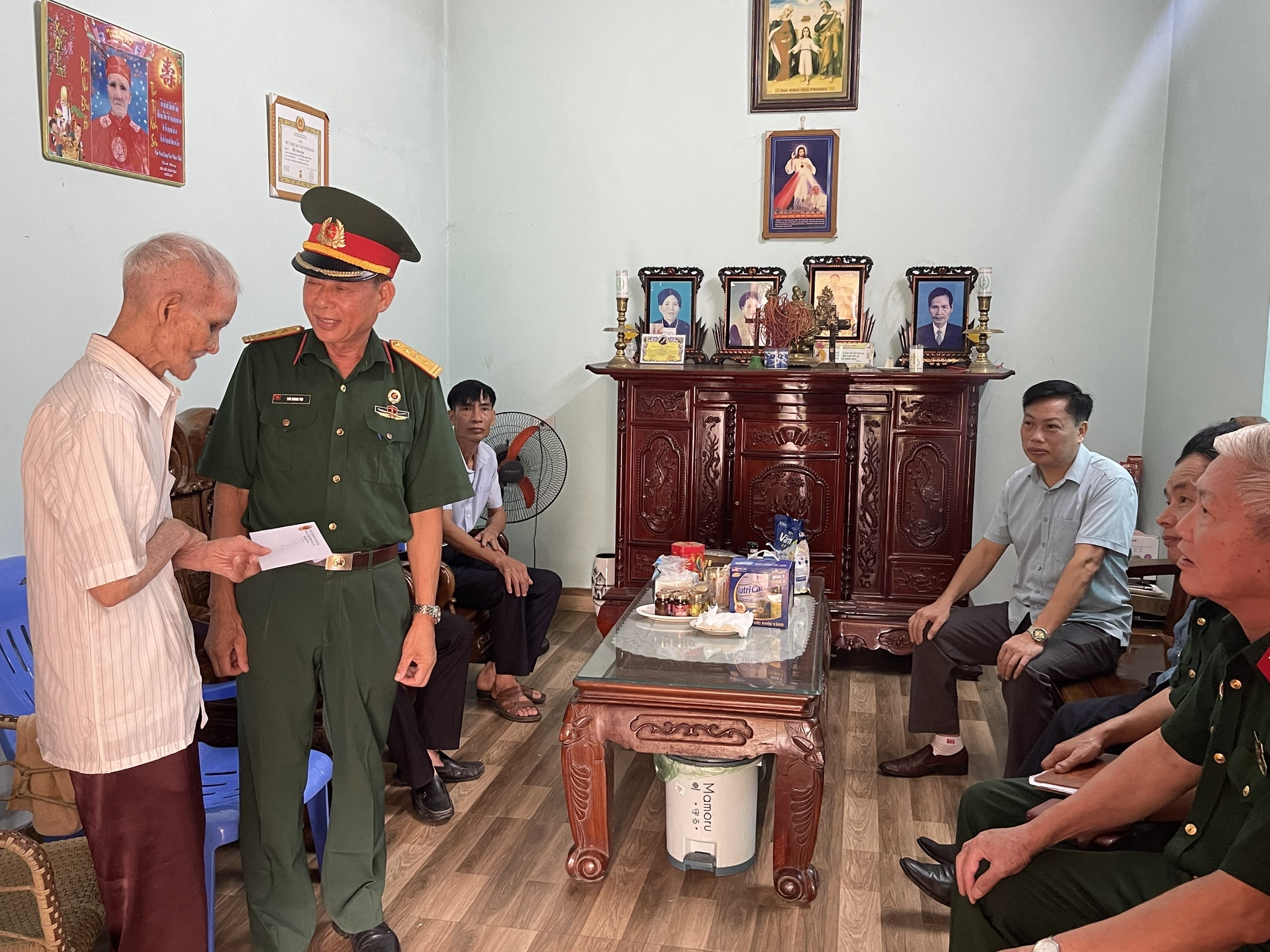 Tham gia kháng chiến chống Mỹ cứu nước