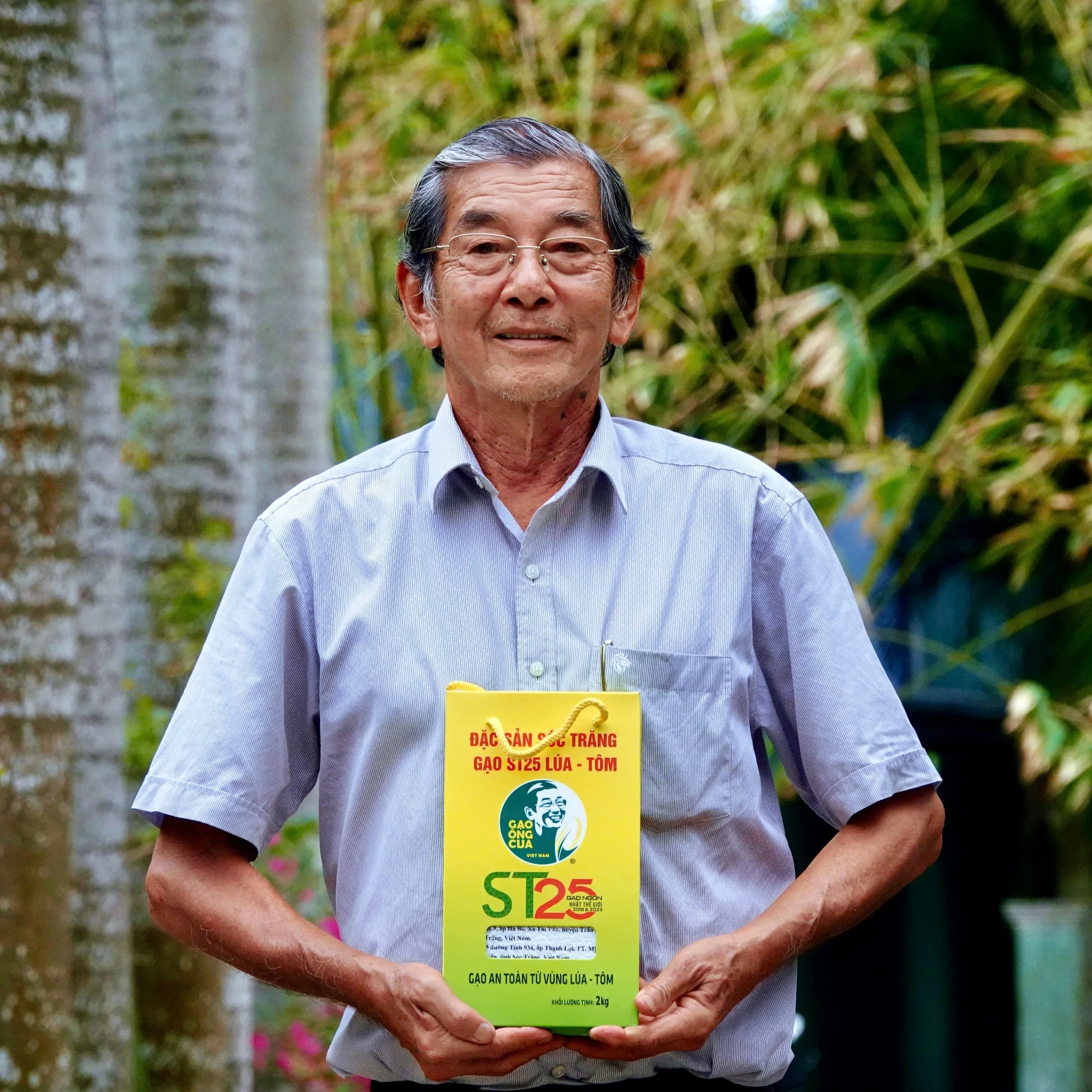 Anh Hùng Lao Động Hồ Quang Cua