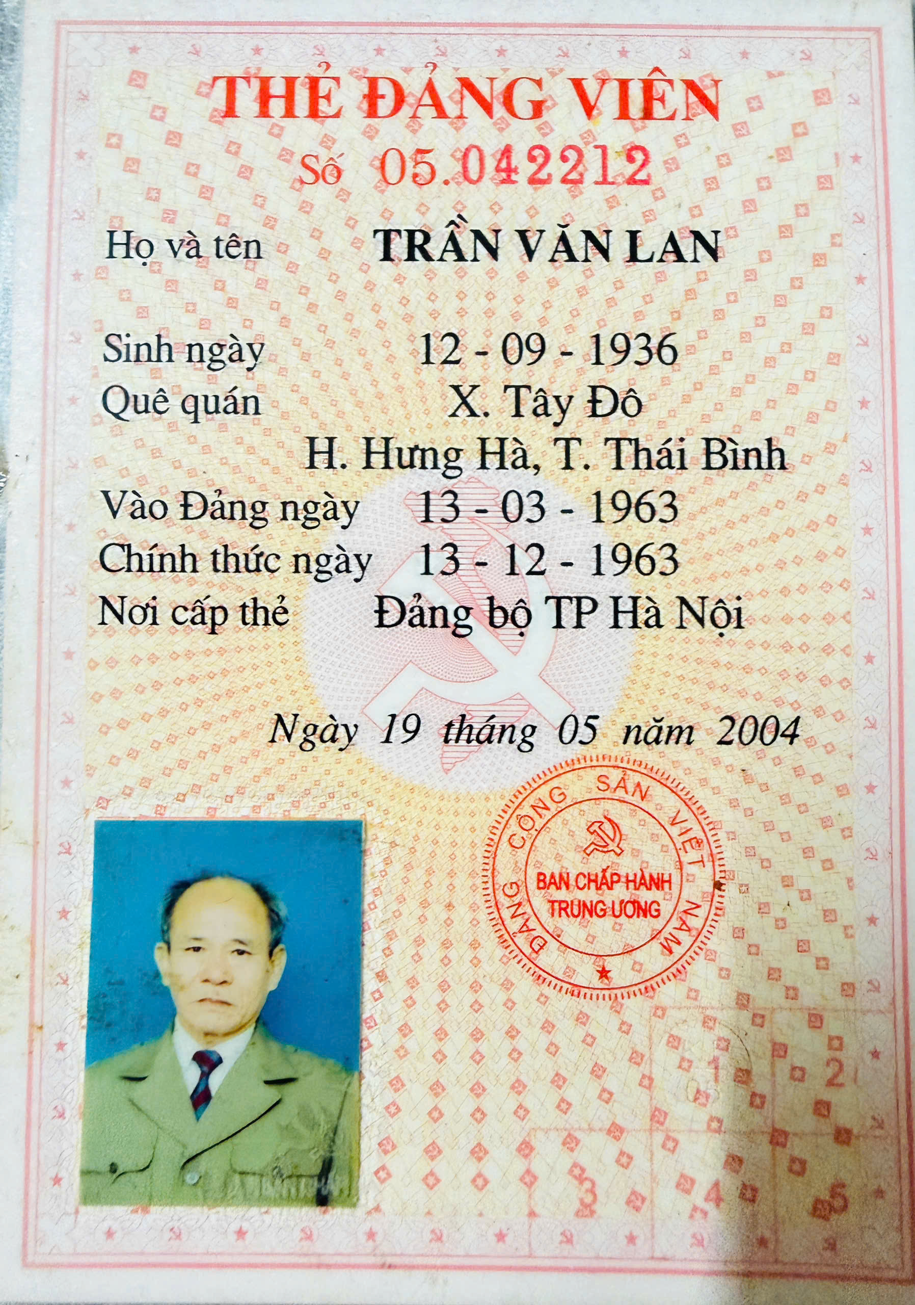 ÔNG TÔI – NGƯỜI LÍNH ĐI QUA MỘT THỜI HOA LỬA
