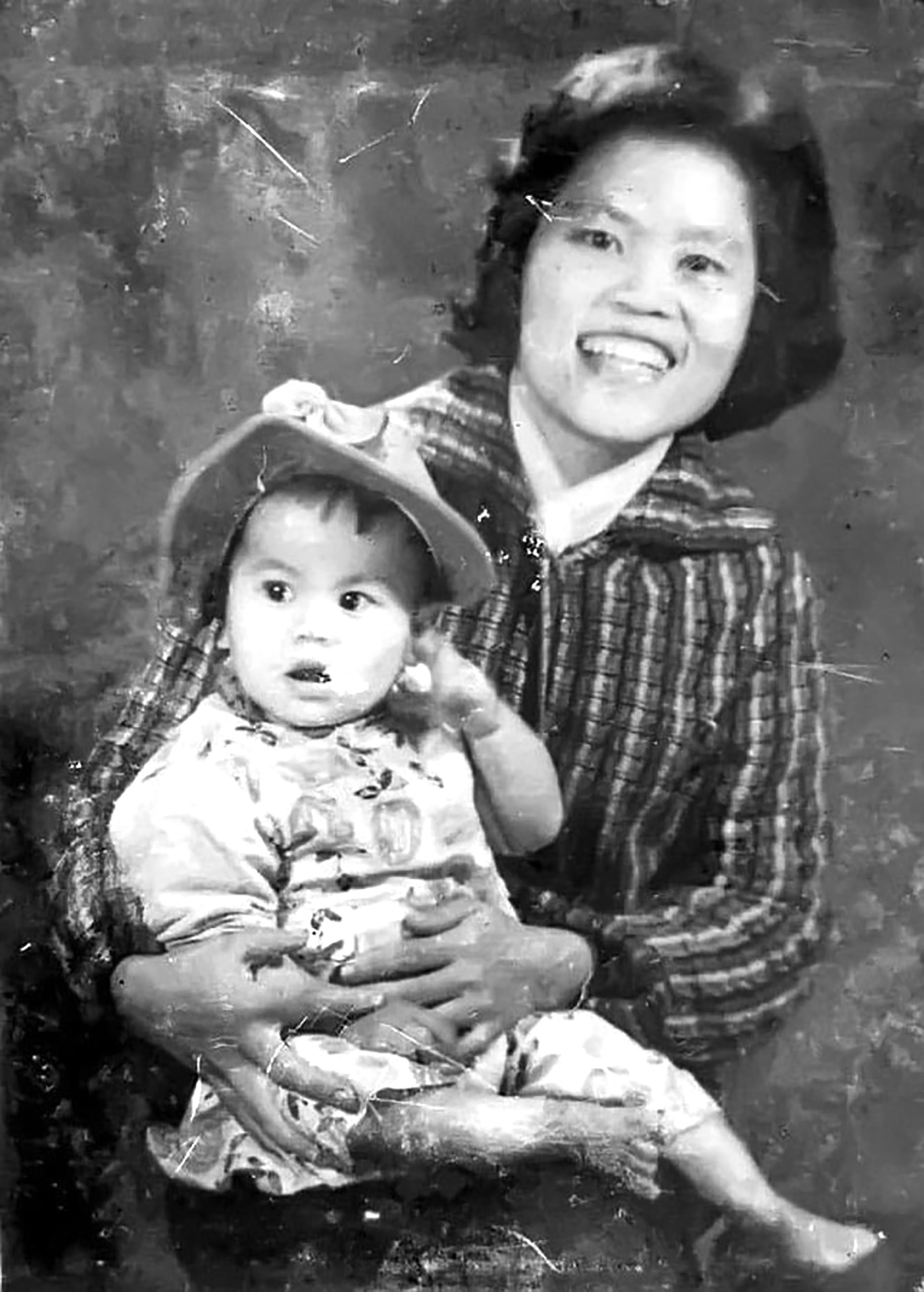 DƯƠNG THỊ XUÂN QUÝ – NGƯỜI CẦM BÚT ĐI VÀO CHIẾN TRƯỜNG