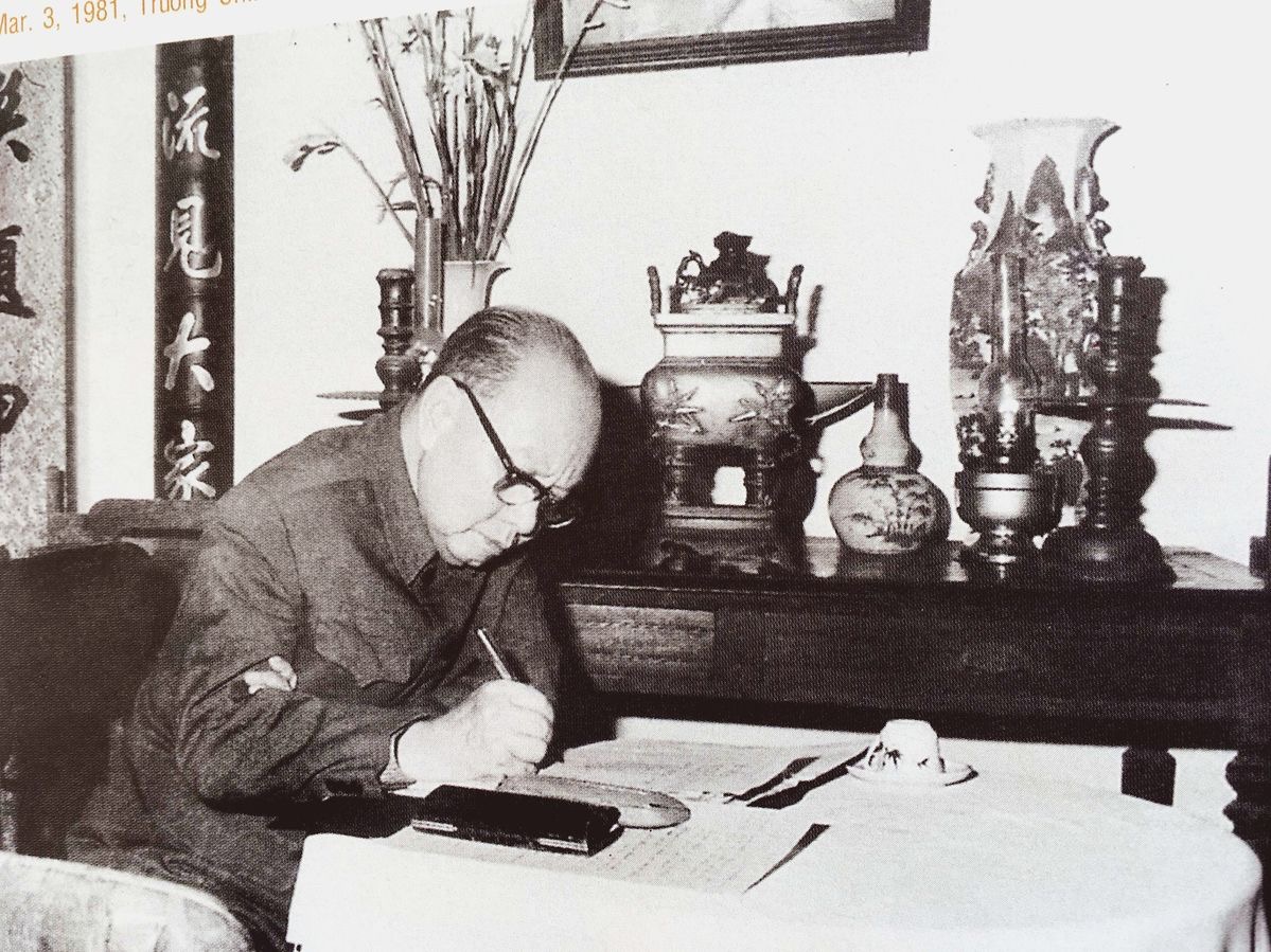 Trường Chinh-Câu chuyện ngăn kéo bàn làm việc