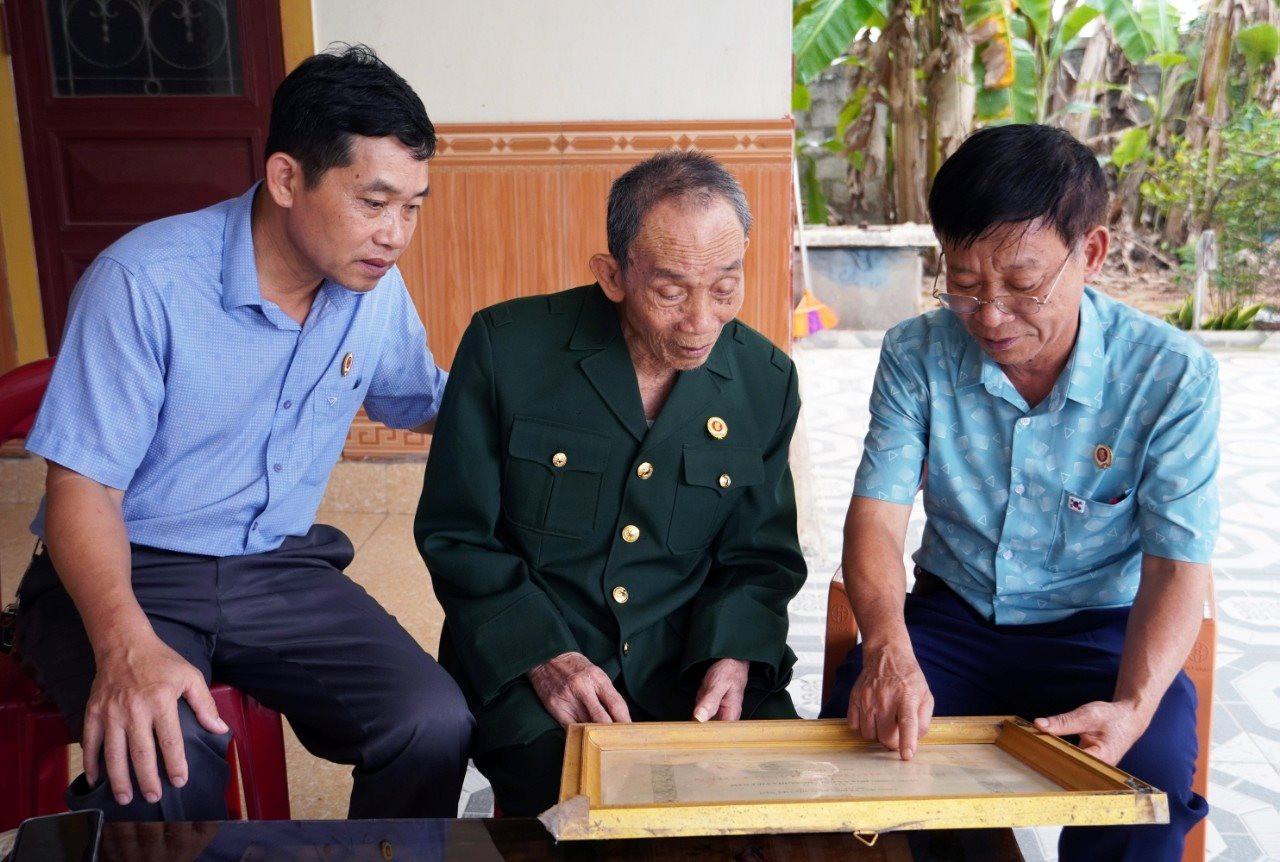 Dân công hỏa tuyến – Xuyên rừng mở đường, tiếp lửa chiến thắng