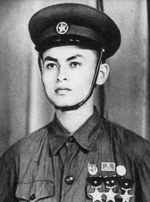 Anh hùng Lực lượng vũ trang nhân dân Phùng Văn Khầu