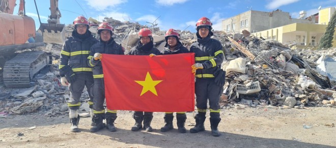 Ông nổi bật với tinh thần dũng cảm, mưu trí, luôn xung kích trong công tác chữa cháy, cứu người, cứu tài sản và có nhiều thành tích xuất sắc trong bảo vệ tính mạng, tài sản của Nhân dân