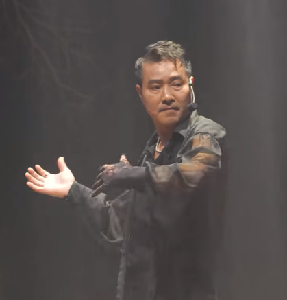 Chân dung: Nguyễn Hồng Sơn