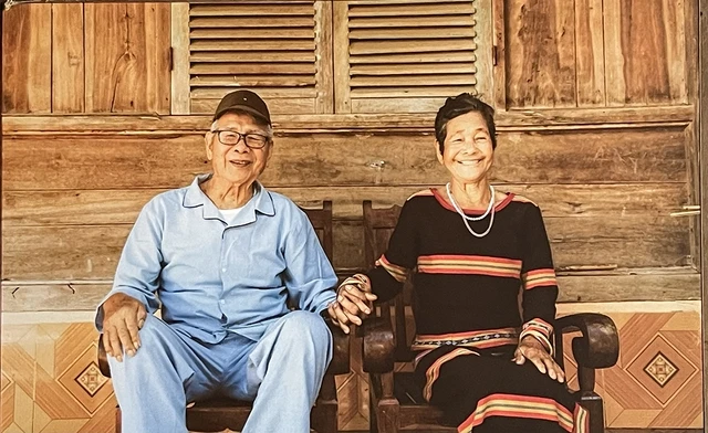 Chuyện tình trong khói lửa