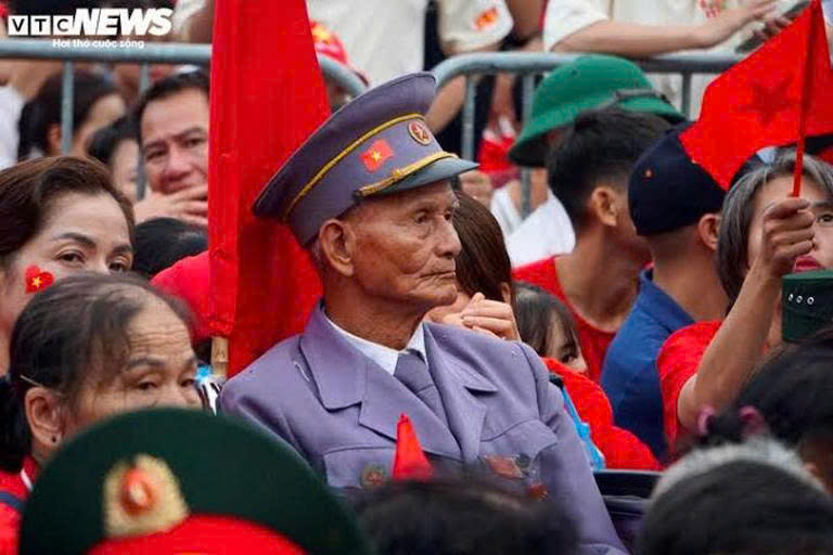 Người lính già và dòng sông Hồng