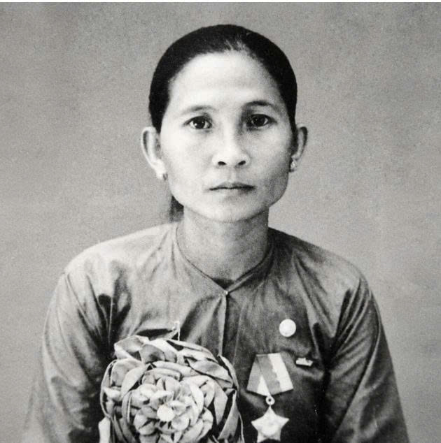 Nguyễn Thị Út (Út tịch) - "Người mẹ cầm súng"