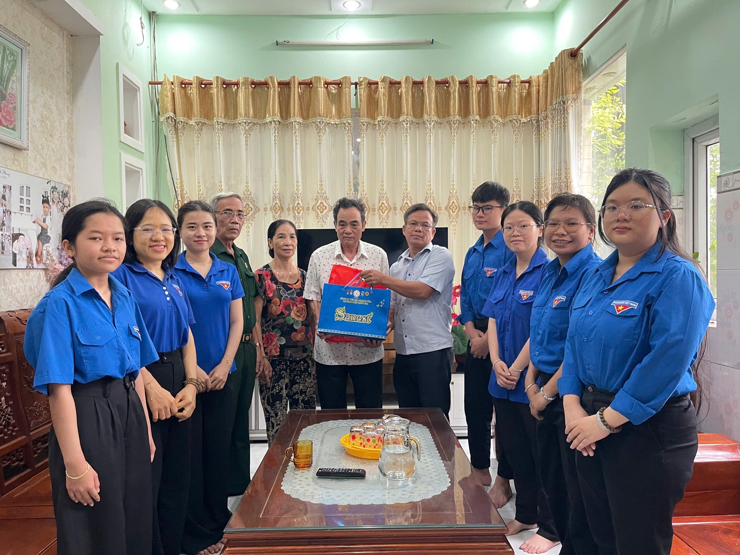 LỜI KỂ TỪ THỜI HOA LỬA