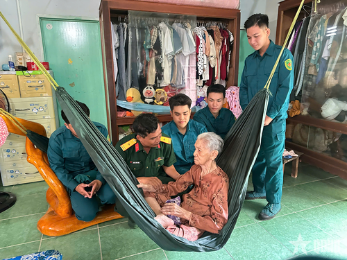 CÔ BA BAY – NGỌN LỬA ĐỎ KIÊN TRUNG