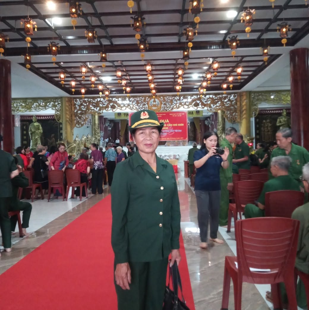 CHIẾC LƯỢC CỦA BÀ CHẨU THỊ LÈN
