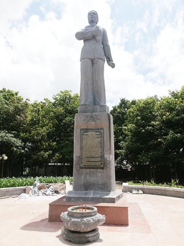 LÊ THỊ RIÊNG