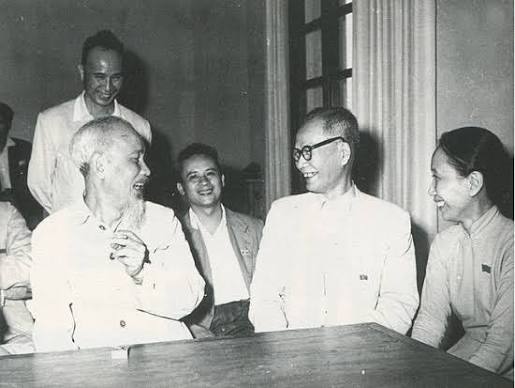 BÁC SĨ TỰ THỬ THUỐC SỐT RÉT LÊN CƠ THỂ MÌNH