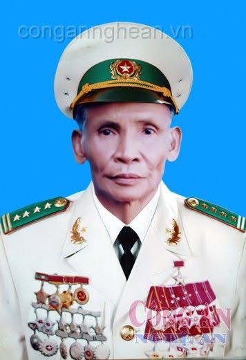 ANH HÙNG TRẦN VĂN TRÍ