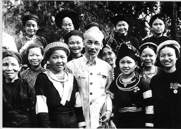 BÁC LÀ ÁNH MẶT TRỜI