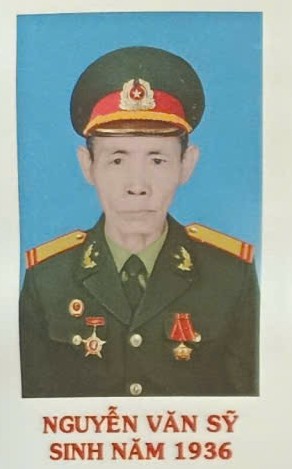 Đóa hoa lửa kiên trung