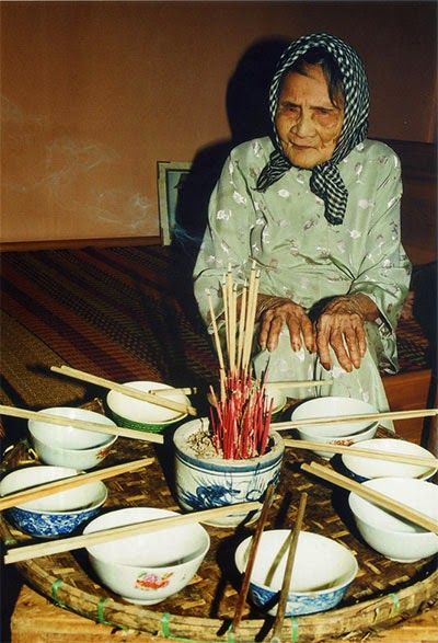 Nguyễn Thị Thứ - Người Mẹ của những anh hùng