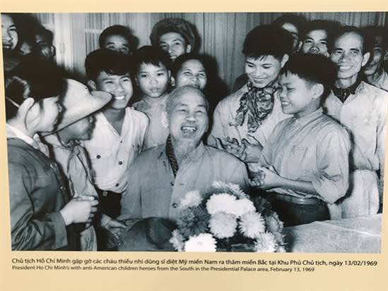 Chủ tịch Hồ Chí Minh