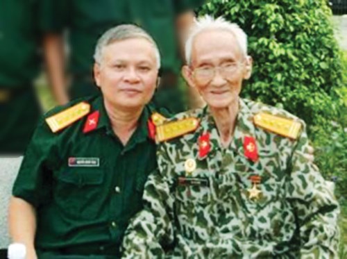 Người anh hùng đặc công rừng Sác