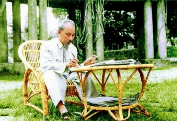Đôi nét về Chủ Tịch Hồ Chí Minh
