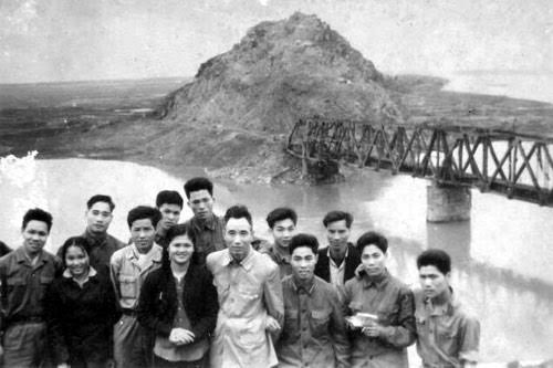 Người chiến sĩ giữ cầu Hàm Rồng