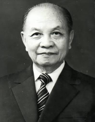 Trường Chinh (1907–1988), tên thật là Đặng Xuân Khu, là một trong những nhà lãnh đạo quan trọng của cách mạng Việt Nam.