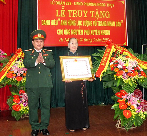NGUYỄN PHÚ XUYÊN KHUNG - NGƯỜI CHỈ HUY ĐÀO ĐƯỜNG HẦM TRÊN ĐỒI A1