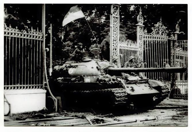 30 THÁNG 4 NĂM 1975 – NGÀY NON SÔNG NỐI LIỀN MỘT DẢI
