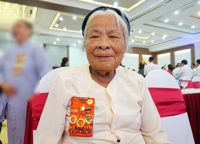 Anh hùng Lao động Hoàng Thị Liên – Từ “ngã ba lửa” Bến Thủy đến mặt trận xây dựng kinh tế