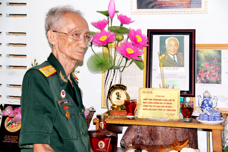 ANH HÙNG LLVT NHÂN DÂN LÊ BÁ ƯỚC