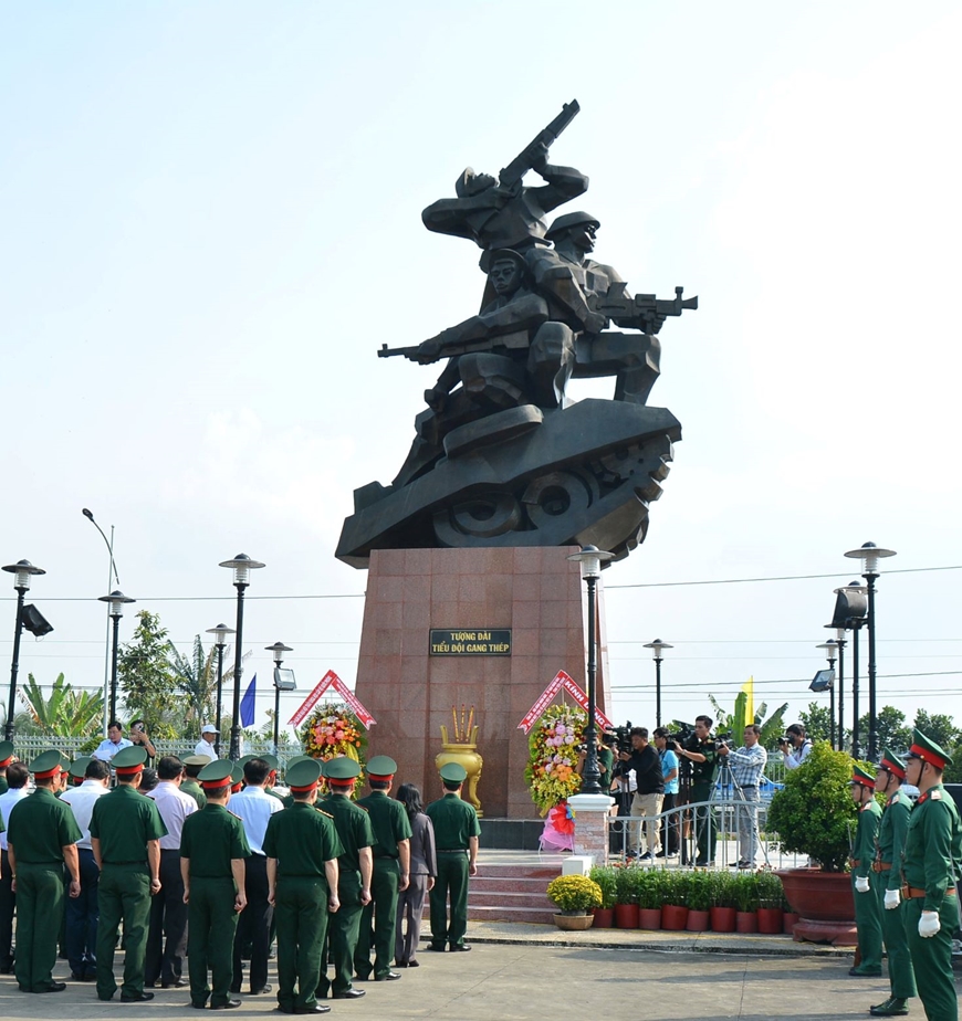 Ông cha ta đánh giặc: Những chiến sĩ "gang thép"