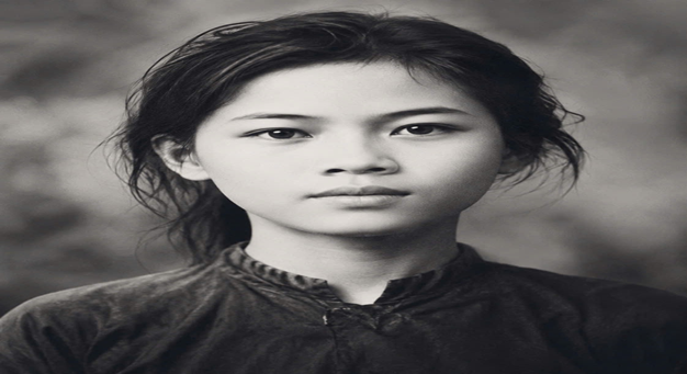 NỤ CƯỜI PHA LÊ GIỮA PHÁP TRƯỜNG