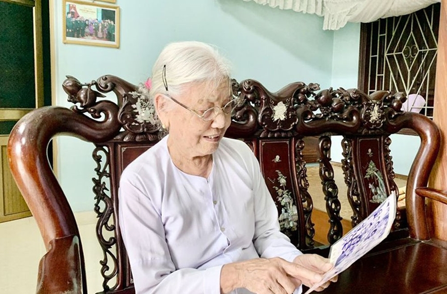 Nữ du kích Hoàng Ngân 6 lần vinh dự gặp Bác Hồ