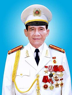 Chân dung: Hà Minh Trí