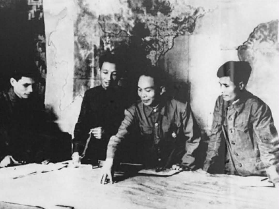 "Quyết định khó khăn của địa tướng Võ Nguyên Giáp"