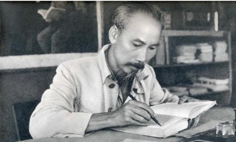 Tiểu sử Hồ Chí Minh