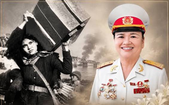 Cô gái bên cầu Hàm Rồng
