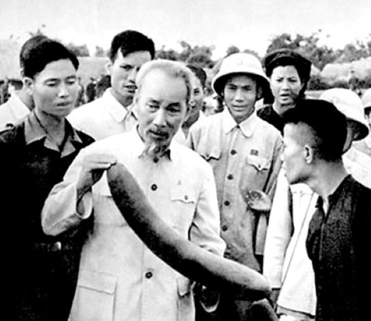 Bác Hồ về thăm xã Ái Quốc