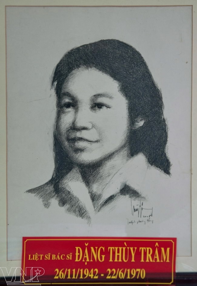 STT47 ĐẶNG THÙY TRÂM- Tình yêu trong thời đạn lửa