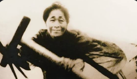 MẸ SUỐT – NGƯỜI MẸ GIỮ NHỊP CẦU TRÊN DÒNG NHẬT LỆ