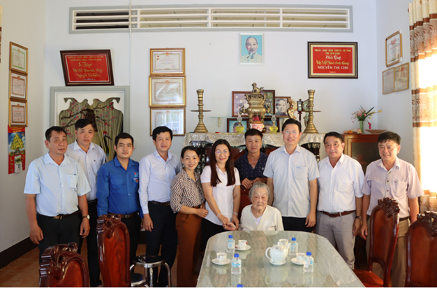 Mẹ VIỆT NAM ANH HÙNG Nguyễn Thị Hậu -SỰ HI SINH TO LỚN