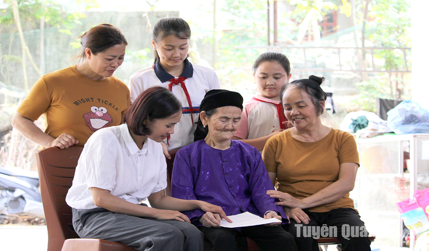 “KÝ ỨC TỪ NHỮNG CÁNH THƯ THỜI HOA LỬA”.