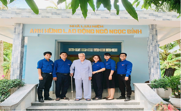 Ngô Ngọc Bỉnh, Anh hùng lao động thời kỳ đổi mới