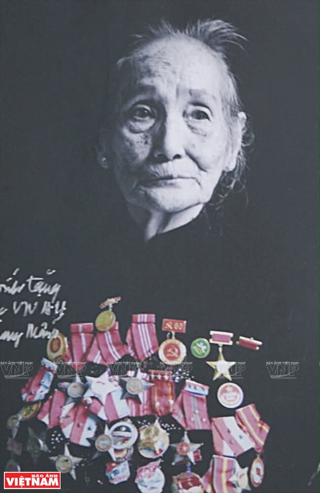 MẸ VIỆT NAM ANH HÙNG Trần Thị Sáu (Trần Thị Quang Mẫn)