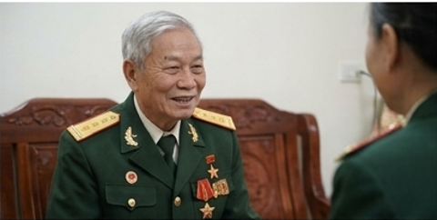 NGƯỜI LÍNH BƯỚC RA TỪ MƯA BOM VÀ KHÁT VỌNG THỜI BÌNH