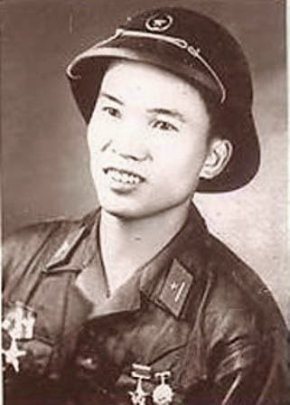'Kiện tướng gùi hàng' và kỷ lục 'Đi bộ một vòng trái đất'
