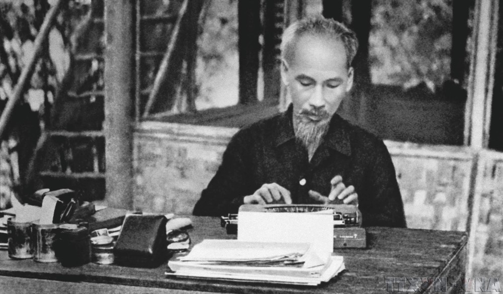 Chủ tịch Hồ Chí Minh – Tấm gương sáng ngời về lòng yêu nước và khát vọng cống hiến